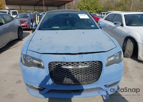 2015 Chrysler 300 S из США, поврежденный, VIN 2C3CCABTXFH845948